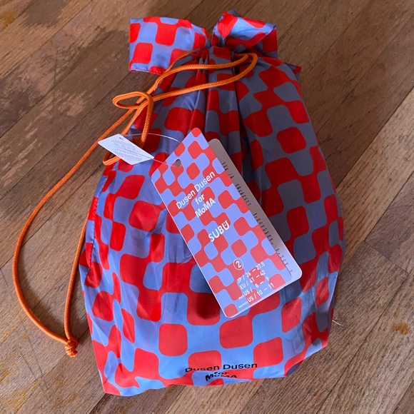 DusenDusen for MoMA unisex Subu Slippers - Picture 4 of 9